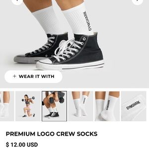 Gymshark socks (2 pairs)